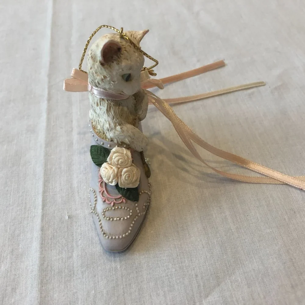 Kitty Cat Sitting in a Shoe Figurine Ornament